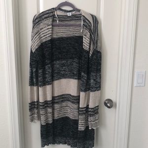 ❤️Black and Cream Striped Cardigan ❤️